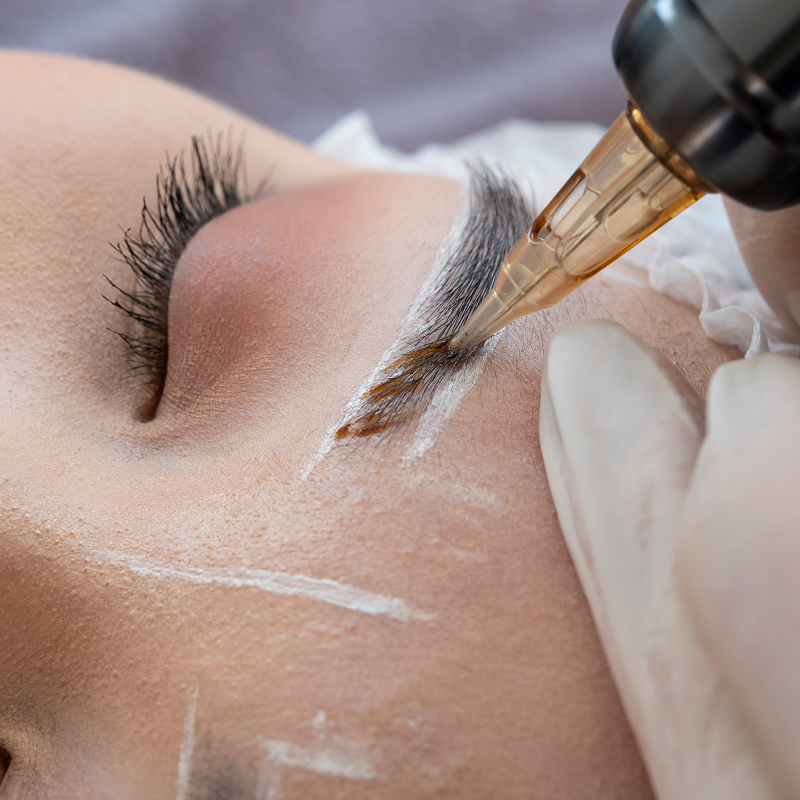 Jak probíhá proces permanentního make-upu?
Starší permanentní make-up se dá ve v